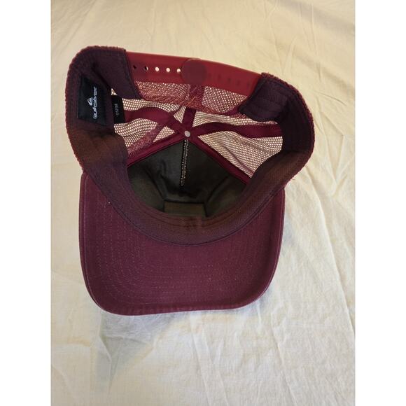 Quicksilver Burgundy One Size Trucker Har With Snap Back - Picture 3 of 6